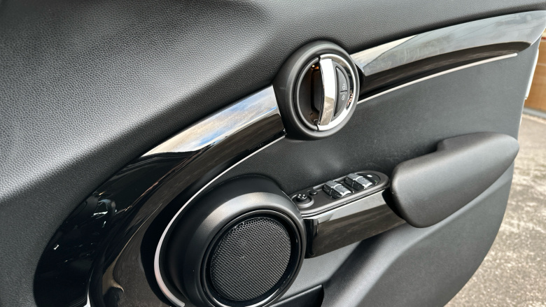 MINI Hatchback 1.5 Cooper Classic 5dr Petrol Hatchback